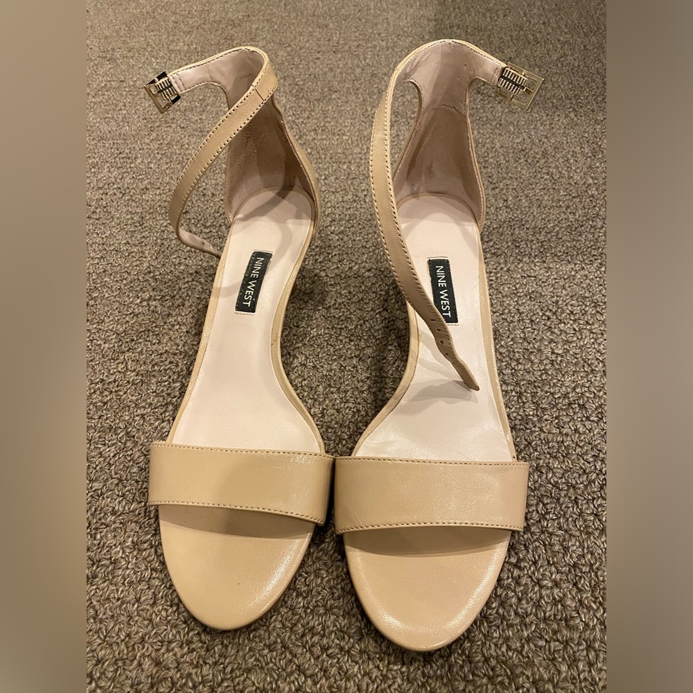 Nine West Nude Heels Size 8